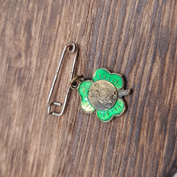 B669 st Patrick's clover antique pin Irish celtic - Picture 1 of 3